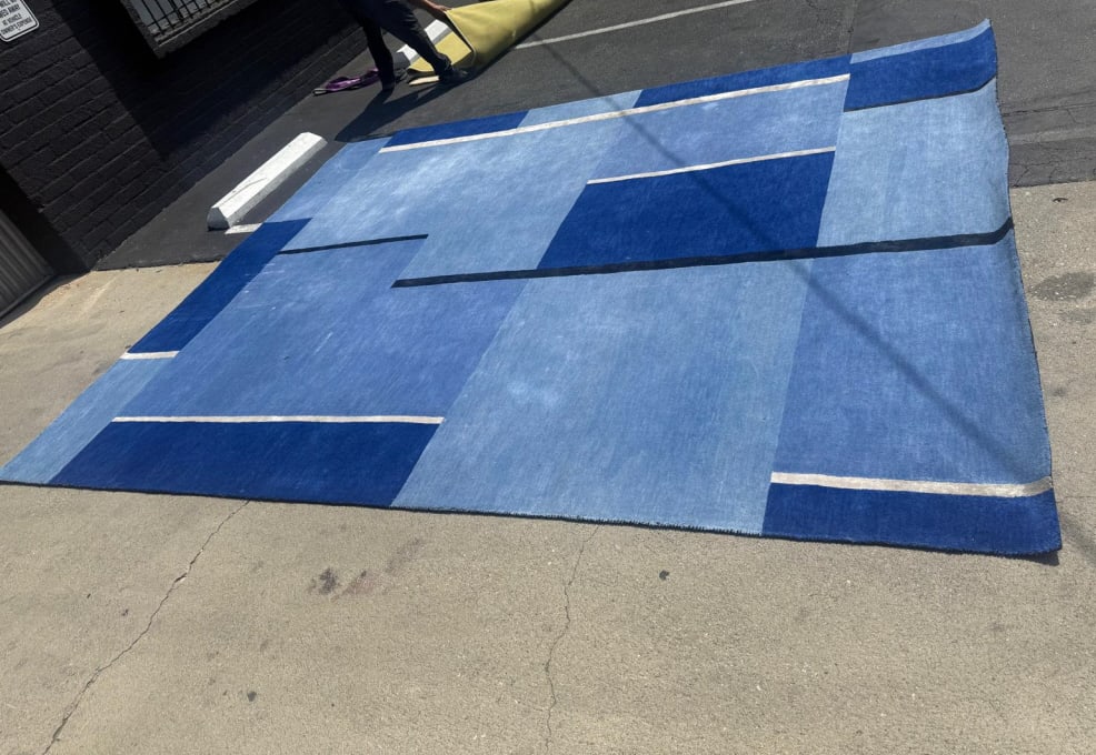 Pure New Zealand Wool Rug by Christopher Farr: Pure New Zealand Wool Rug custom made by Christopher Farr 28k Retail Price Measures 11 x 14 PICK UP LOCATION - WEST LA, LOS ANGELES