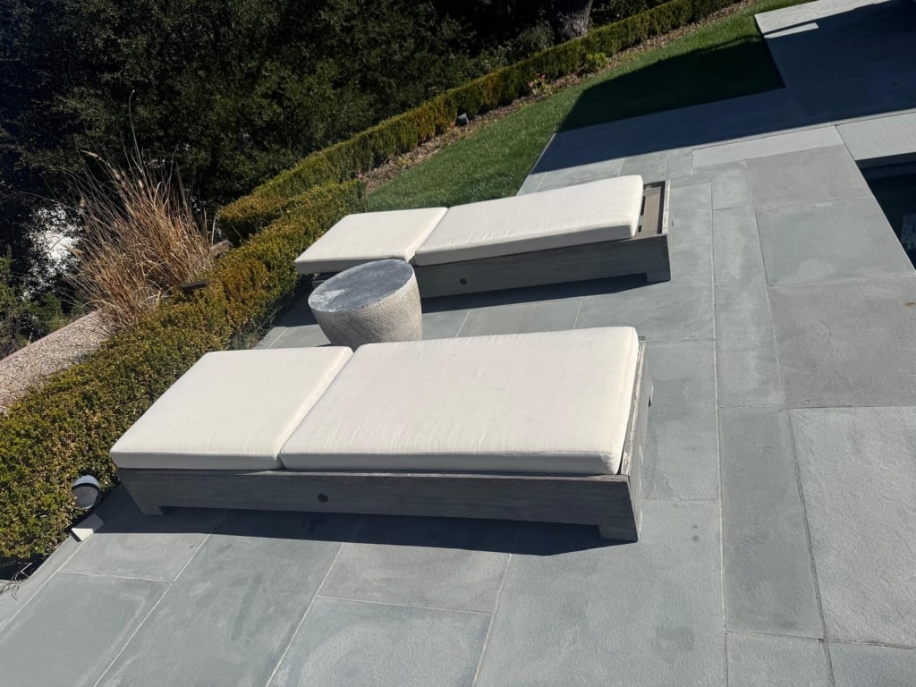 4 Restoration Hardware Sun Beds: 4 Restoration Hardware Sun Beds All items are coming from LA.