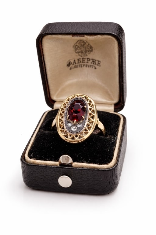 Russian Gold Diamonds Ring (1 of 5)