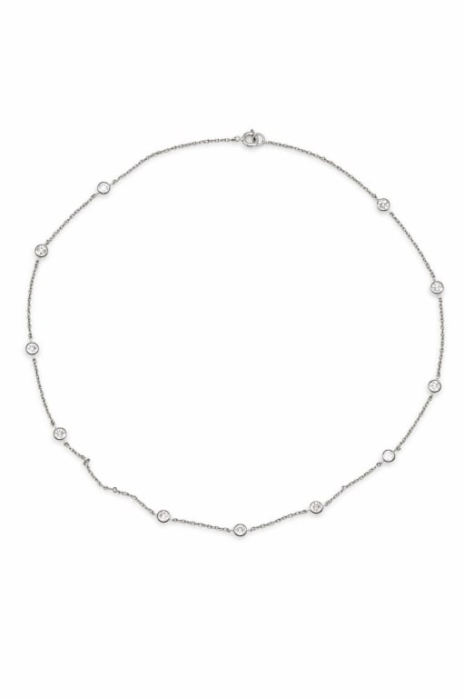.925 Sterling Silver CZ Short Necklace: .925 sterling silver cubic zirconia short necklace. Stamped '925' on clasp. In very good condition. Weight 4g