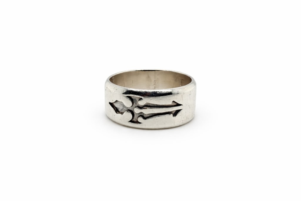 .925 Sterling Silver Dagger Design Band Ring (1 of 1)