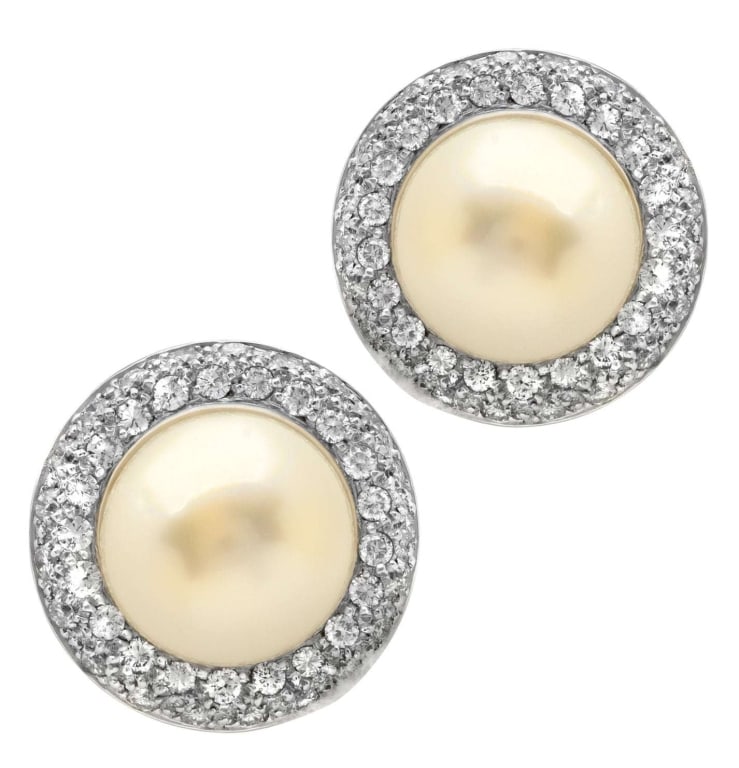 18K White Gold Pearl & Diamond Earrings: Exquisite 18K White Gold Pearl & Diamond Earrings - V47314, 4 Carat Brilliant Elegance SKU: 47314 Experience the allure of sophistication with our exquisite Pearl & Diamond Earrings, V47314 from Vivid