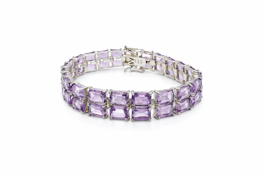 .925 Sterling Silver Gemstone Bracelet: .925 sterling silver gemstone bracelet. Stamped '925' and 'Thai' on clasp. Signs of age and wear otherwise in good condition. Weight 29g