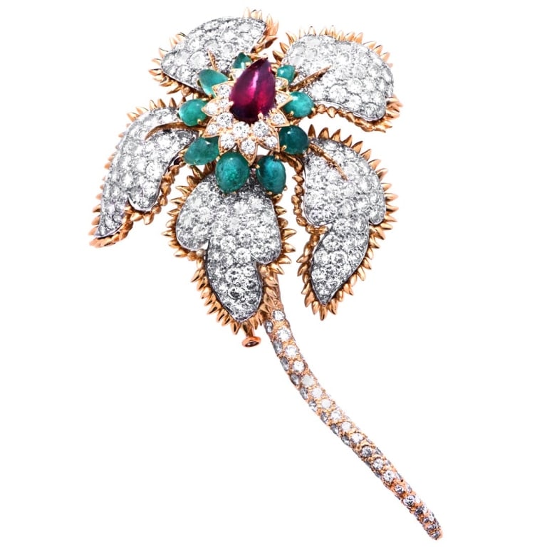 David Web Gemstone & Diamond Broch: David Web Gemstone & Diamond Broch-V52618 A bold and vibrant statement piece, this David Webb gemstone and diamond brooch showcases the designer’s iconic use of rich color and dramatic brilliance. C