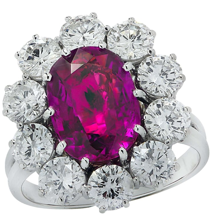 3.82ct Pinkish Purple Oval Sapphire Cocktail Ring (1 of 3)