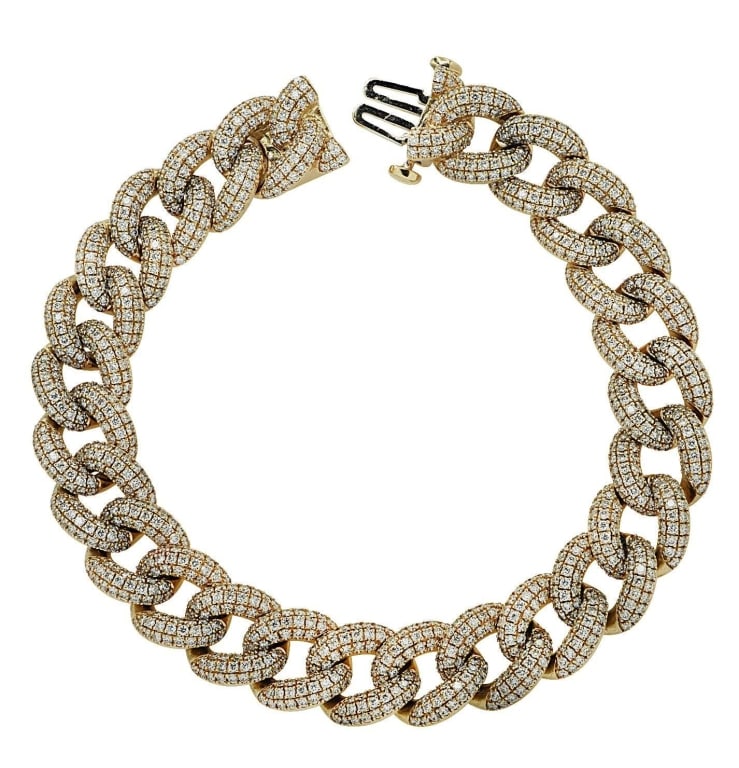 5.46ct Cuban Link Bracelet: 5.46ct Cuban Link Bracelet -V42163-1 SKU: 42163-1 A bold expression of modern luxury, this Cuban Link Bracelet captures the perfect balance of strength, brilliance, and craftsmanship. Handcrafted in