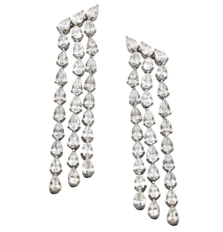 60 Pear-Shaped Diamond Chandelier Earrings: 60 Pear-Shaped Diamond Chandelier Earrings in 18K White Gold - 6.20ct V48888 SKU: 48888 Add a touch of elegance to your ensemble with the exquisite Diamond Earrings in an eye-catching chandelier