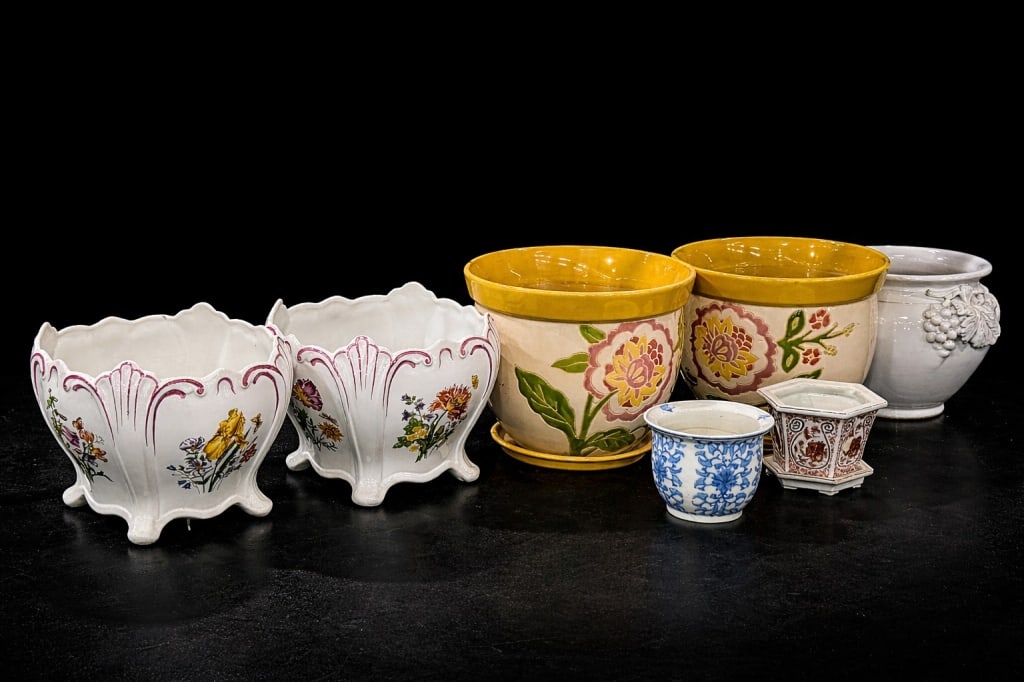 (7) Seven planters: (7) Seven planters 5 inches high, smallests 11 inches high