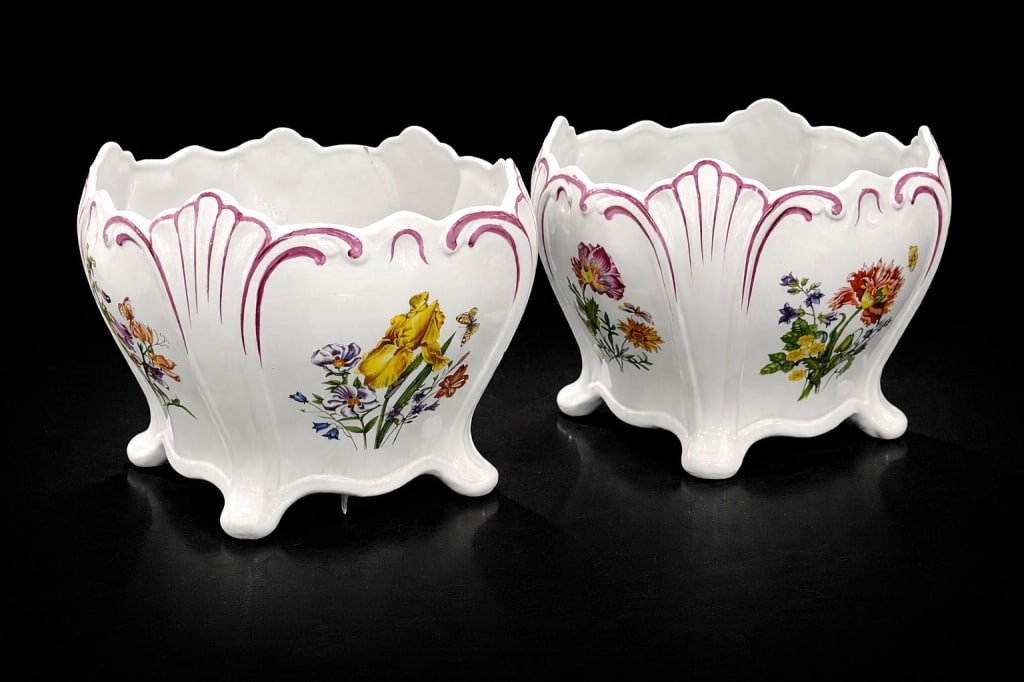 (7) Seven planters - 2