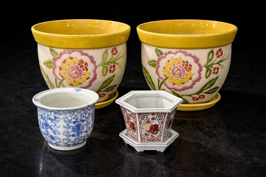 (7) Seven planters - 3