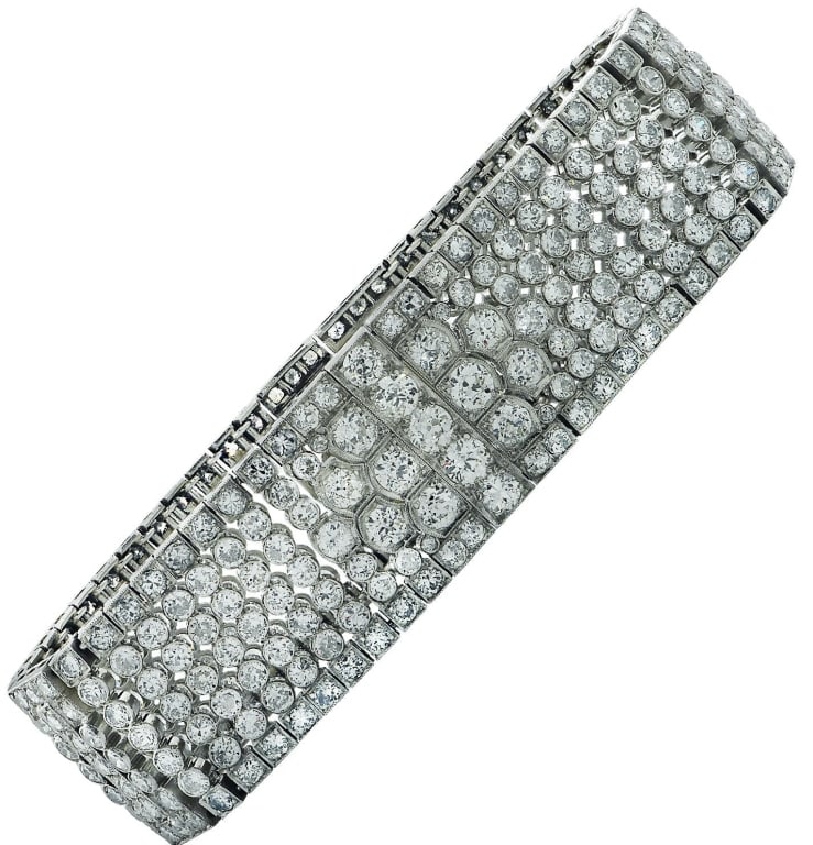 Art Deco 15 Carat Diamond Bangle Bracelet: Art Deco 15 Carat Diamond Bangle Bracelet -V36054-1 SKU: 36054-1 An exquisite celebration of vintage glamour, this Art Deco diamond bangle bracelet captures the timeless beauty and architectural