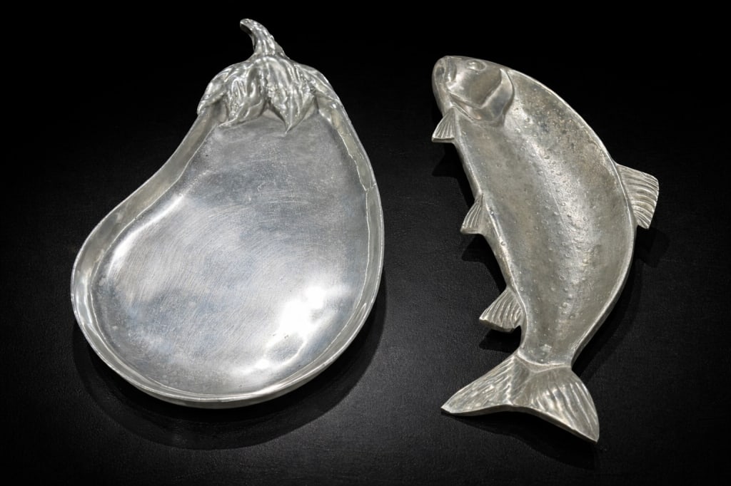 Most Likely Arthur Court Fish & Veggie Servers: Large Scale, Most Likely Arthur Court Fish & Veggie Servers. Measures 25 inches length, x 12 inches wide. smallest measures 22 inches length x 9 inches wide.