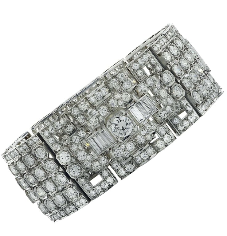 Art Deco 30 Carat Diamond Bangle Bracelet: Art Deco 30 Carat Diamond Bangle Bracelet -V36064-1 SKU: 36064-1 A true embodiment of vintage glamour, this Art Deco diamond bangle bracelet captures the timeless sophistication and precision of