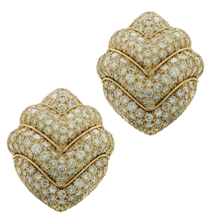 Bvlgari Doppio 8 Carat Diamond Clip On Earrings: Bvlgari Doppio 8 Carat Diamond Clip On Earrings - 300 Round Diamonds, F Color, VS Clarity SKU: 44711 Experience the epitome of luxury with the Bvlgari Doppio 8 Carat Diamond Clip On Earrings. Crafted