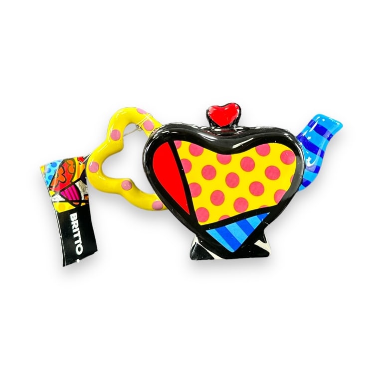 Romero Britto (Brazil, b.1963)Teapot "The Kiss" (1 of 4)