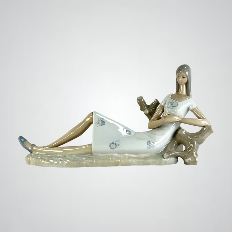 Lladro "Girl with Daisy" Porcelain Figurine (1 of 4)