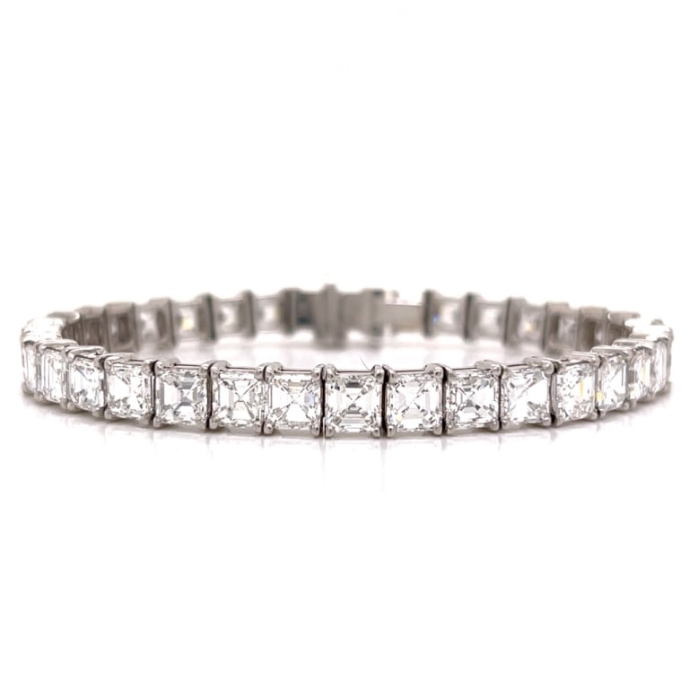 Art Deco Platinum 24.50 Ct. Diamond Bracelet: Art Deco Platinum 24.50 Ct. Ascher-cut Diamond Bracelet Item # 13631 Category Bracelets Art Deco Platinum 24.50 Ct. Ascher-cut Diamond Bracelet Weighing 34.5 grams Set with 35 Ashcer-cut Diamonds weig