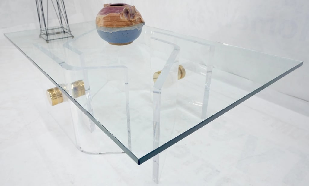 Thick Bent Polished Lucite Coffe Table - 2
