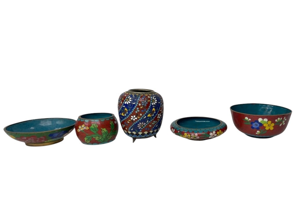 Set of 5 Japanese Cloisenne Bowls: Set of 5 Japanese Cloisenne Bowls. No apparent make or markings. All pieces show signs of age and wear, and minor cracking present, otherwise in good condition. Largest piece (big bowl) measures