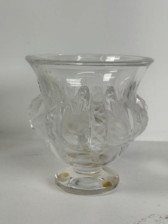 Lalique “Dampiere” bowl w/sparrows: Lalique “Dampiere” bowl w/sparrows Measures: 5 inches high