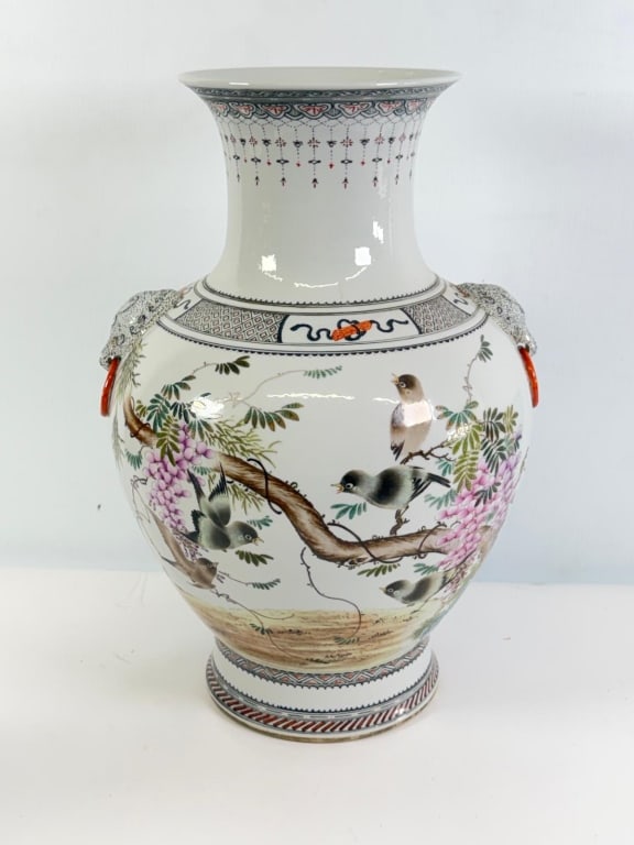 A large Chinese porcelain base flowers (1 of 11)