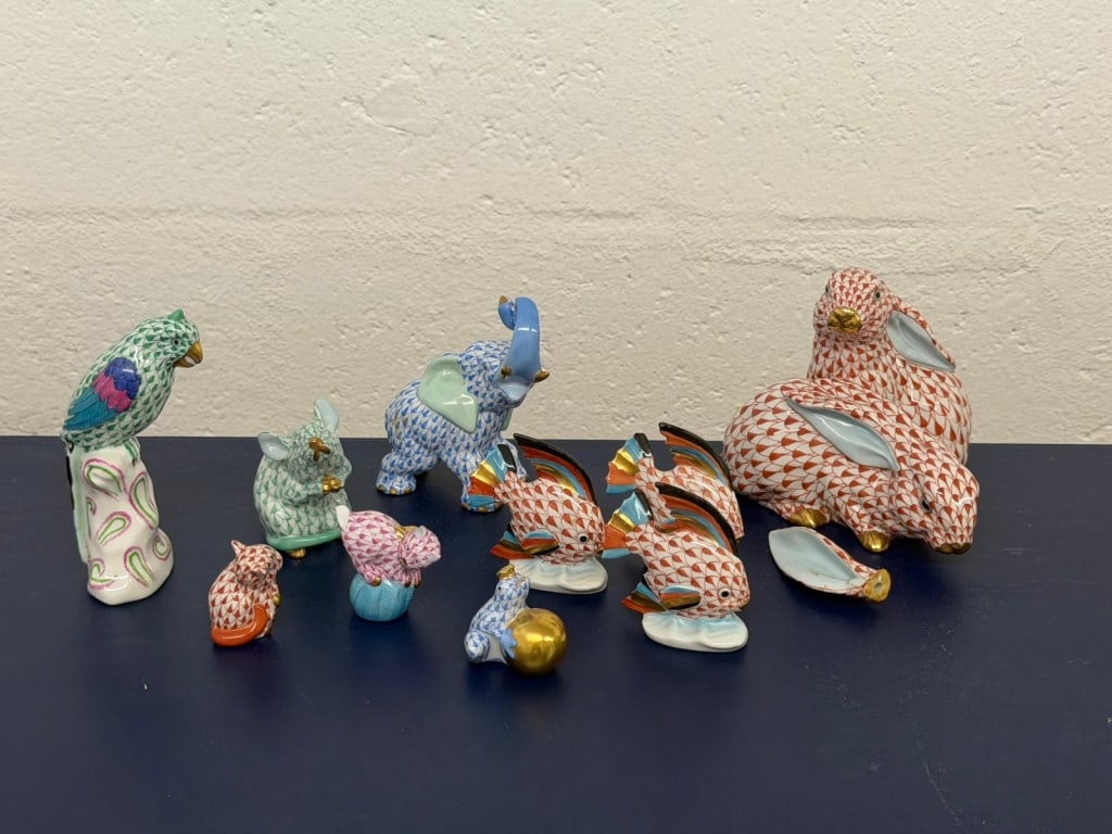 Huge Lot 11pc Herend Porcelain Animal Figures: Huge Lot 11pc Herend Porcelain Fishnet Animal Figures. All pieces stamped on bottom. One bunny has ear seperated, all pieces show signs of age and wear, otherwise in good condition. smallest 2" h