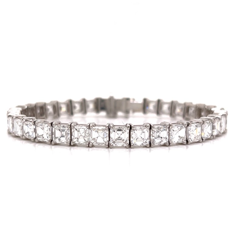 Art Deco Platinum 24.50 Ct. Diamond Bracelet: Art Deco Platinum 24.50 Ct. Ascher-cut Diamond Bracelet Item # 13631 Category Bracelets Art Deco Platinum 24.50 Ct. Ascher-cut Diamond Bracelet Weighing 34.5 grams Set with 35 Ashcer-cut Diamonds