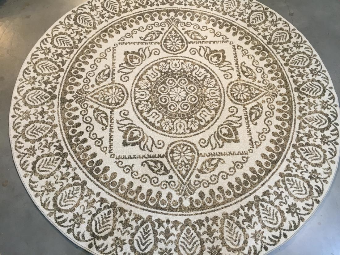 BLEND OF FASHION AND CLASSIC DESIGN ROUND 8X8 RUG (1 of 5)