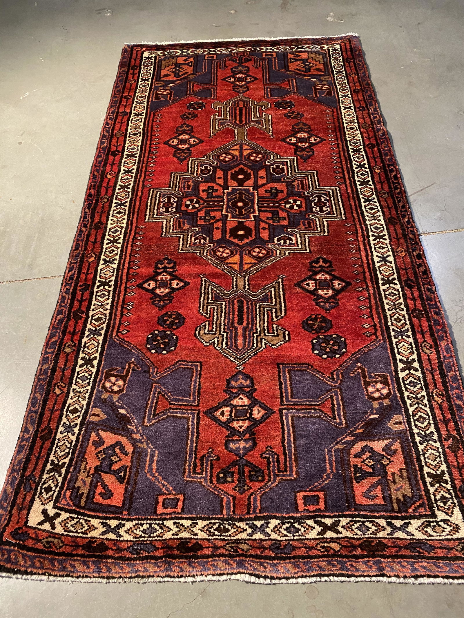 SUPERB FINE PERSIAN  RUG 3'.3" X 6'.8" (1 of 7)