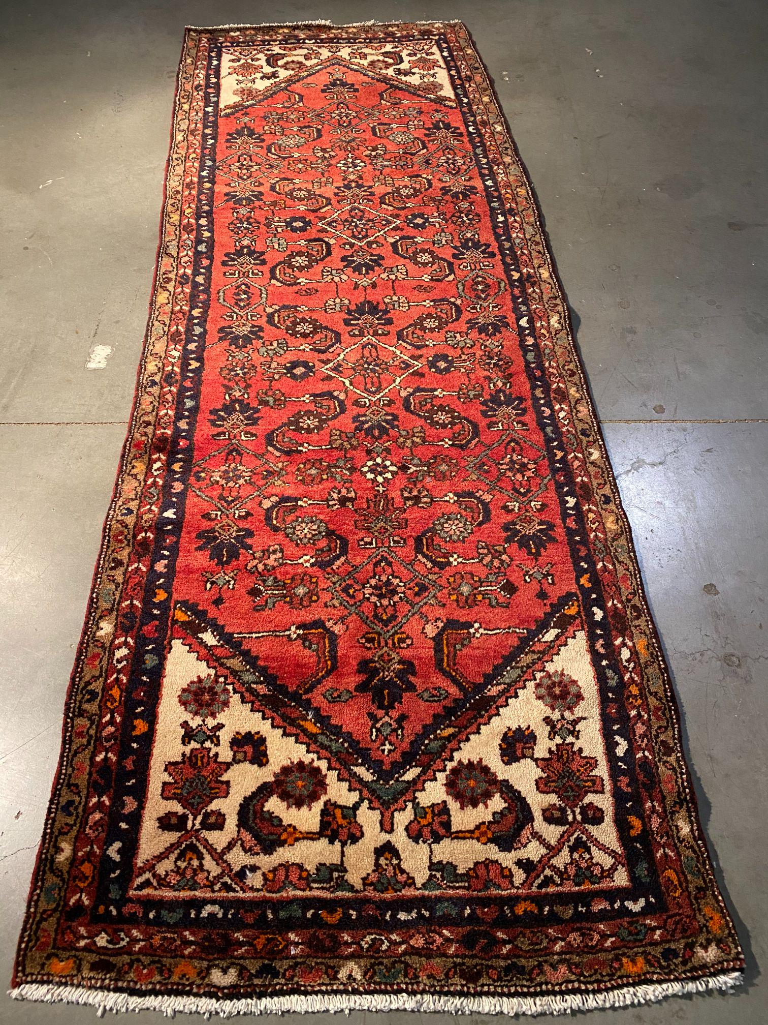 FINE VINTAGE PERSIAN RUNNER 3.4x10. (1 of 7)