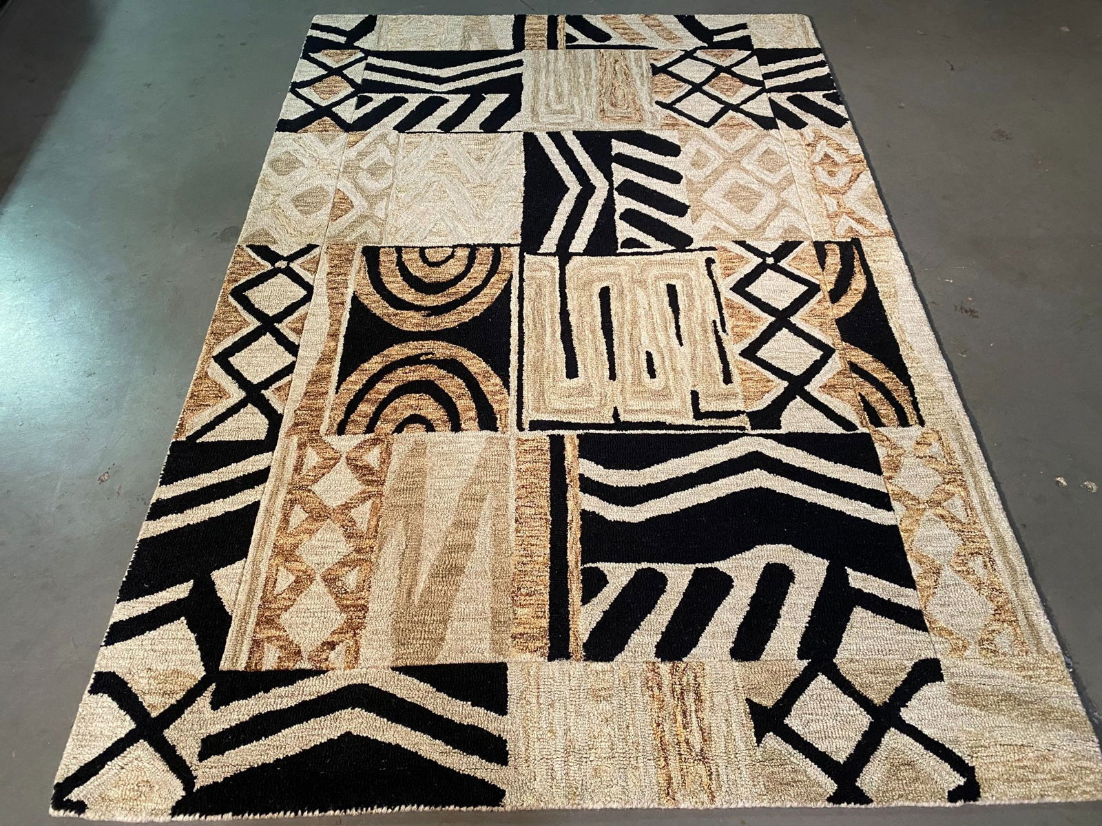 CARVED MODERN WOOL RUG 5x8 (1 of 9)