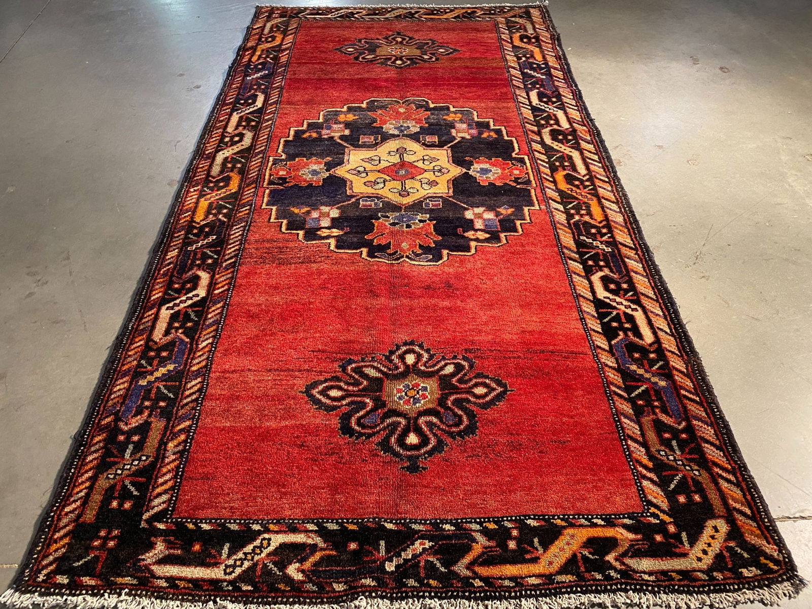 EYE CATCHING PERSIAN RUG 4x7.6 (1 of 8)