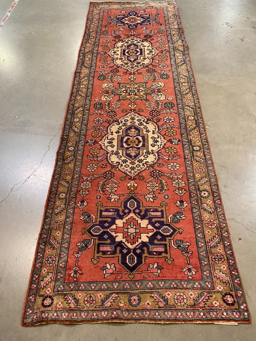 STUNNING TABRIZ VINTAGE RUNNER 3'X9'.2" (1 of 8)