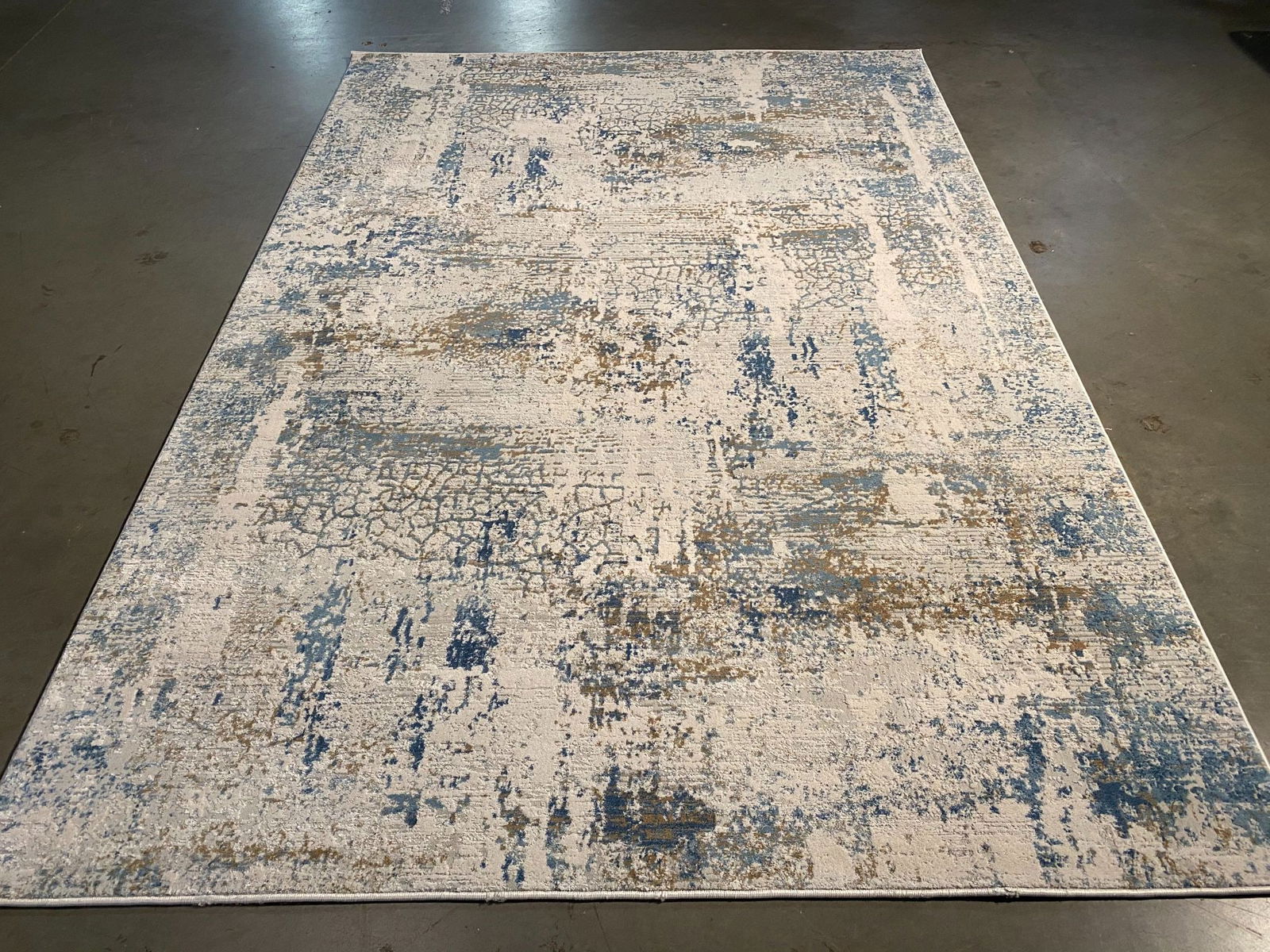 MAGNIFICENT CARVED MODERN RUG 8x11: 8x11 Designer, Brand name rug, stunning modern up to date colors and modern Geometric patterns in , Ivory, Grey , light blue , goldcolors ,Made of Bamboo silk and polyproplyen pile power loom in Turke