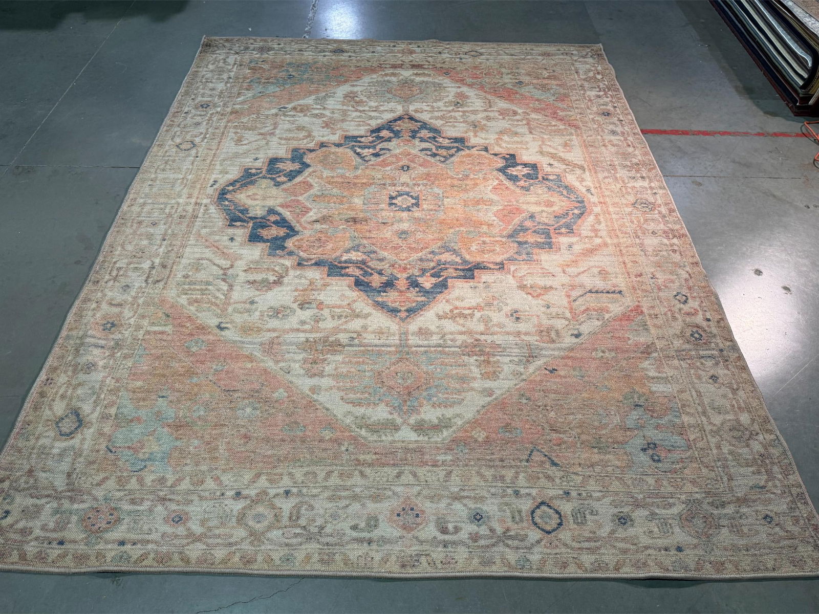 STUNNING VINTAGE DESIGN RUG 8x10 (1 of 8)