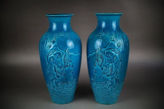 AN EXQUISITE BLUE VASE, QIANLONG MARKED & PERIOD (1 of 10)