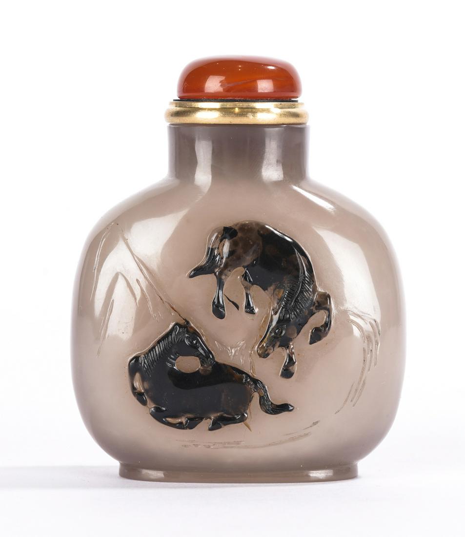 Chinese Agate Carved Horses Snuff Bottle (1 of 8)