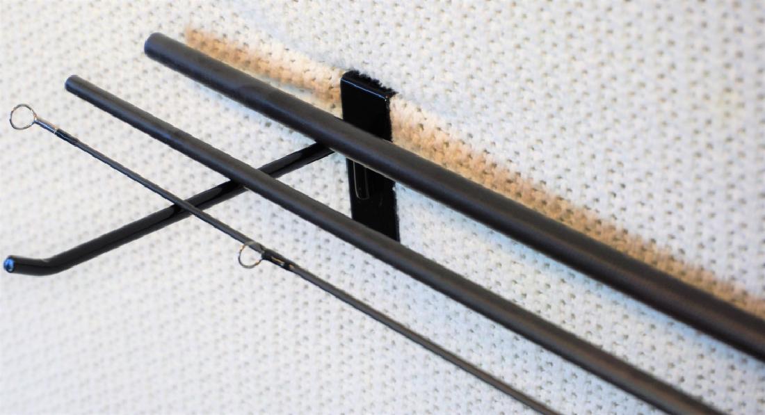 G LOOMIS FR 18010/11-3 SPEY FLY ROD: 15' # 10-1 line; includes cloth storage cover and tube case Condition Holes in cloth storage cover