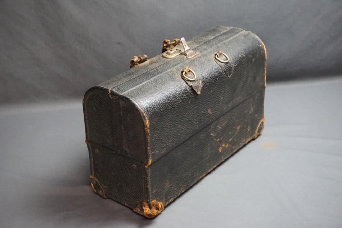 VINTAGE LEATHER DOCTOR'S BAG (1 of 12)