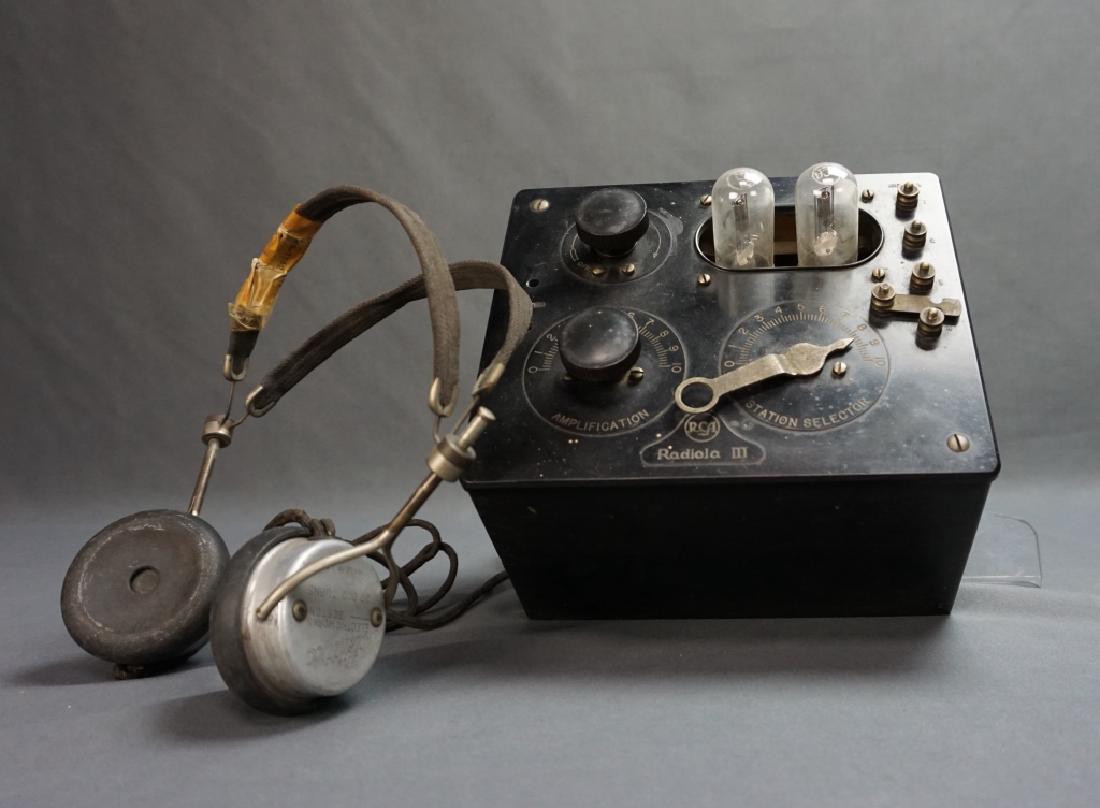 ANTIQUE RADIOLA III TUBE RADIO (1 of 3)