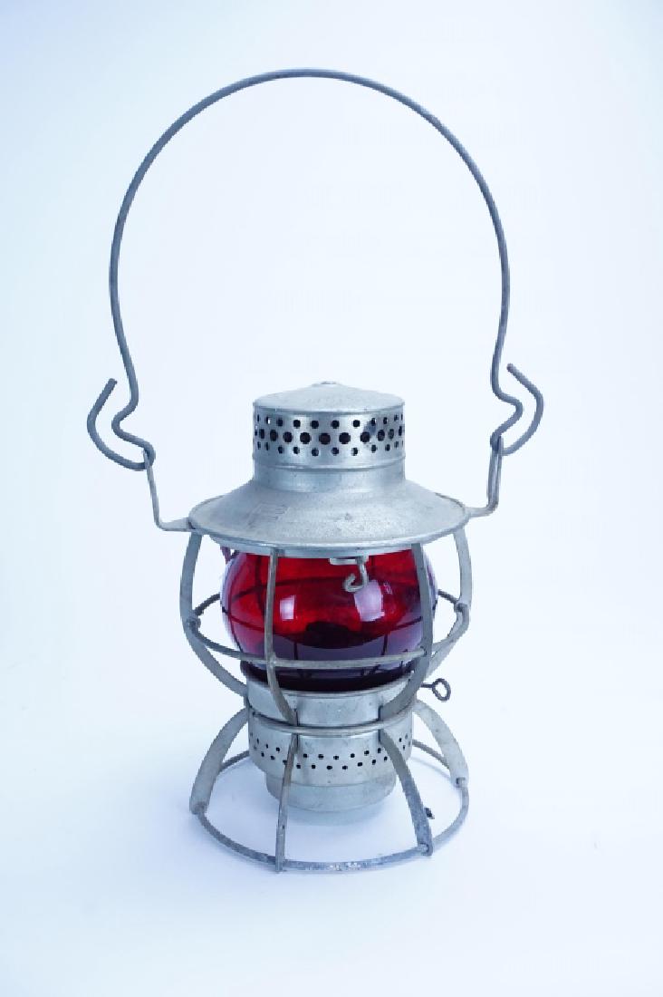 VINTAGE DRESSEL PENN CENTRAL RAILROAD LANTERN (1 of 6)