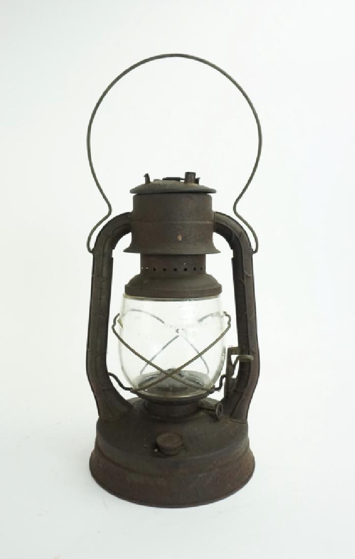 DIETZ D-LITE NO 2 RAILROAD LANTERN (1 of 6)