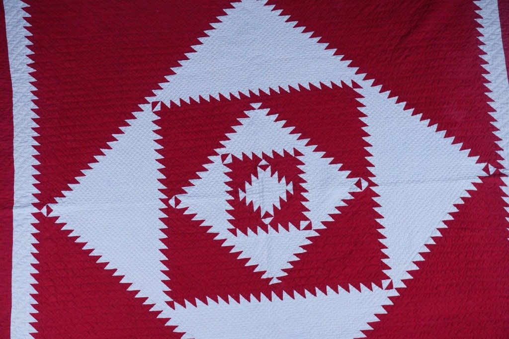 VINTAGE HAND STITCHED RED AND WHITE QUILT (1 of 10)