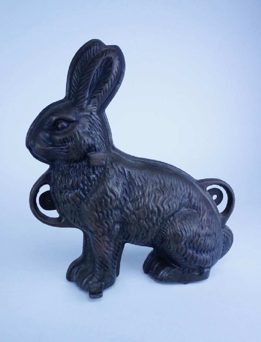 VINTAGE GRISWOLD CAST IRON RABBIT MOLD