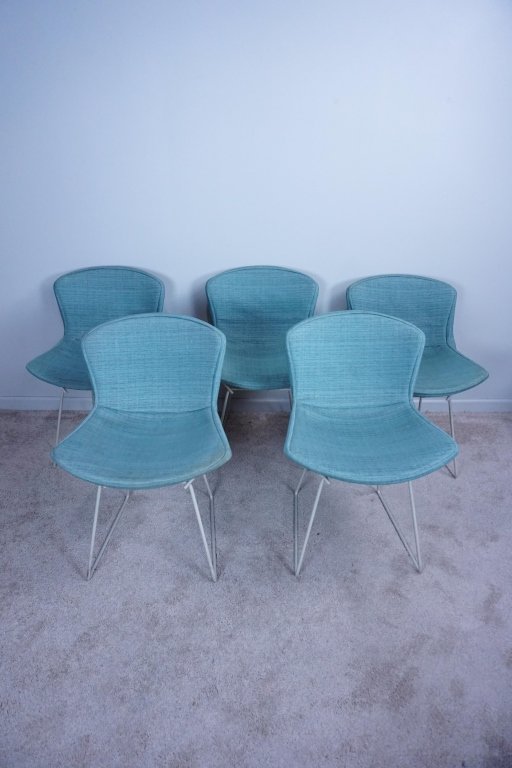 (5) EAMES STYLE WIRE CHAIRS (1 of 4)