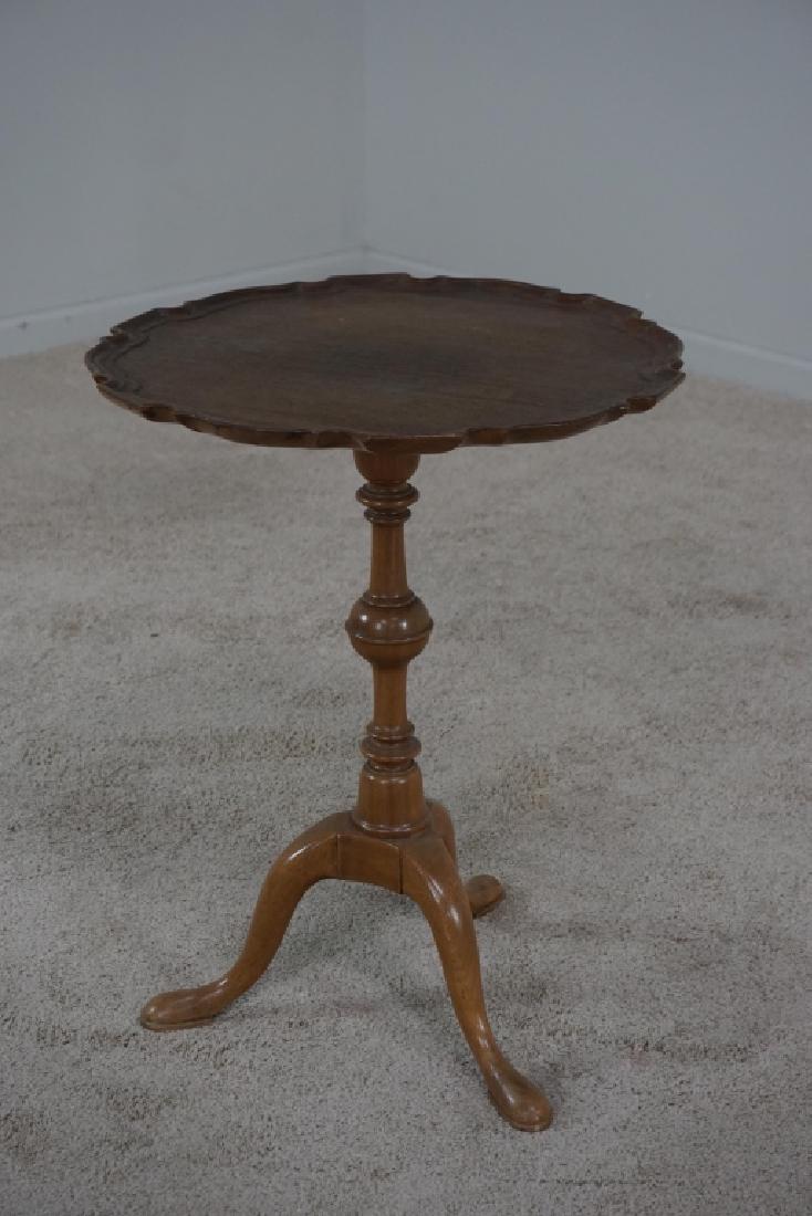 MAHOGANY PIE CRUST CANDLE STAND (1 of 4)