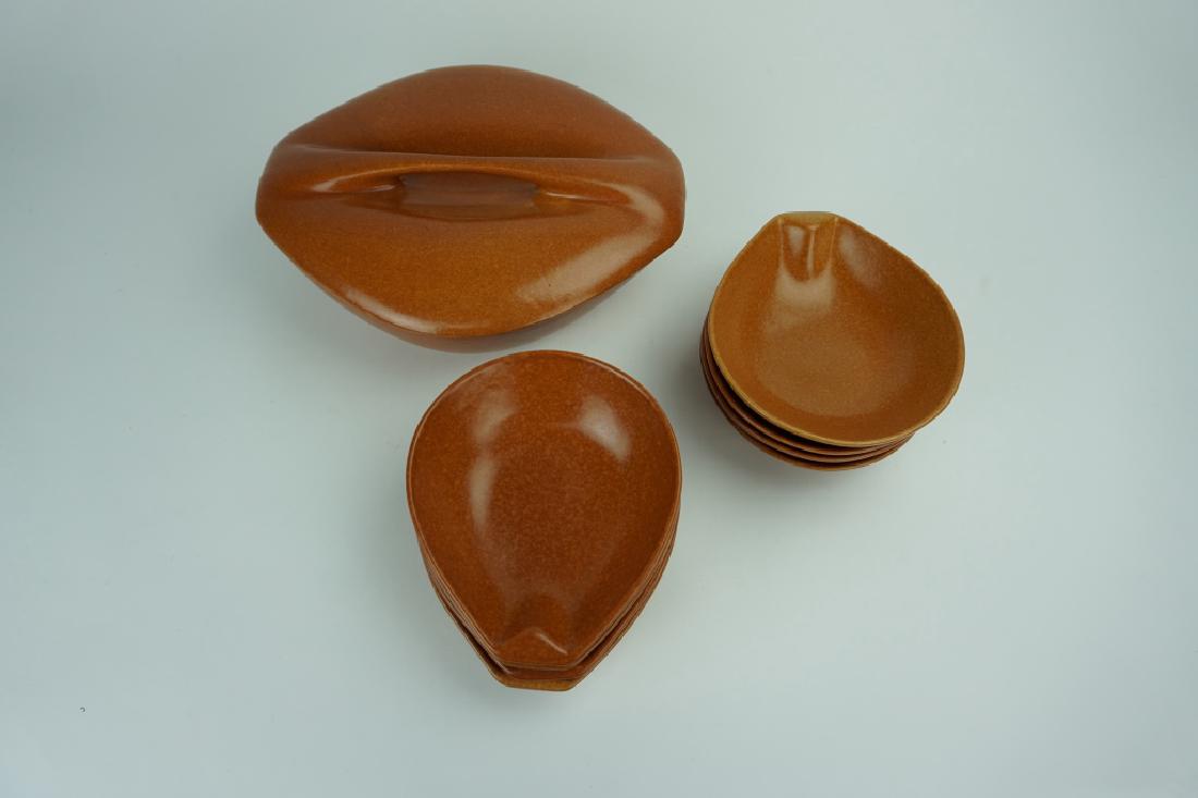 9pcs ROSEVILLE AUTUMN BROWN OVENPROOF POTTERY (1 of 7)