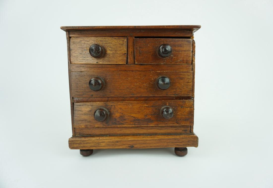 FOLK ART DOLL HOUSE DRESSER (1 of 6)