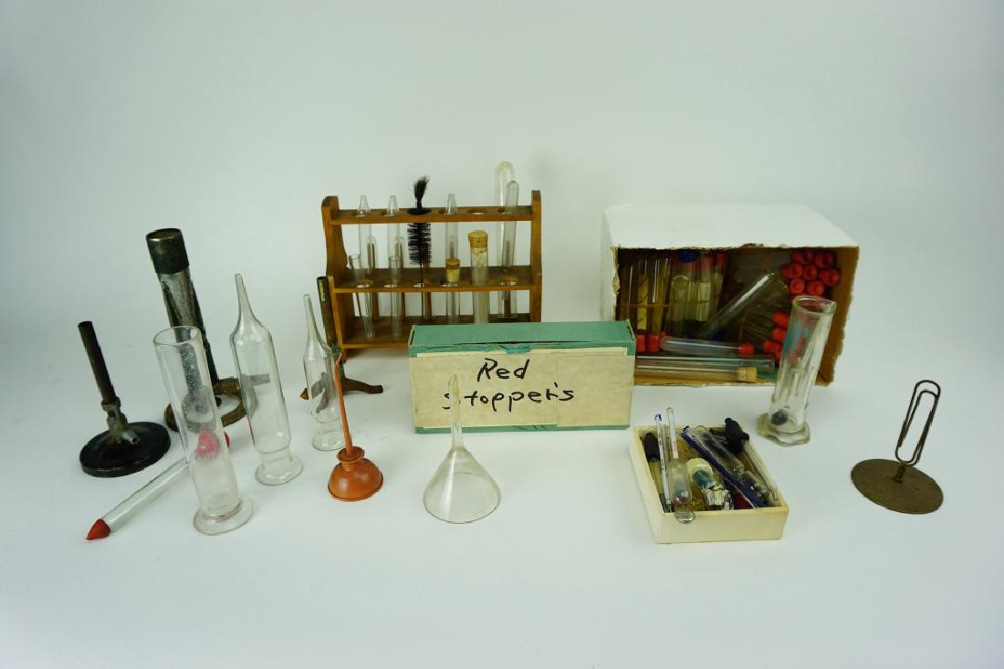 ASSORTED VINTAGE SCIENTIFIC ITEMS (1 of 4)