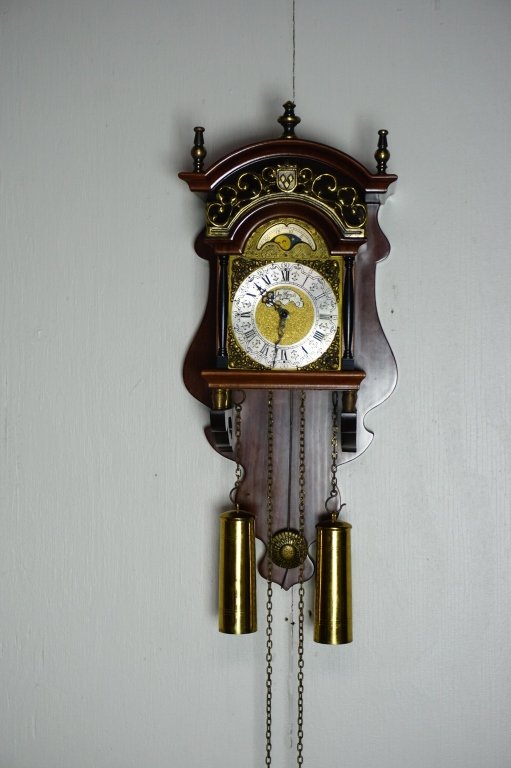 VINTAGE JOHN THOMAS WALL CLOCK (1 of 10)